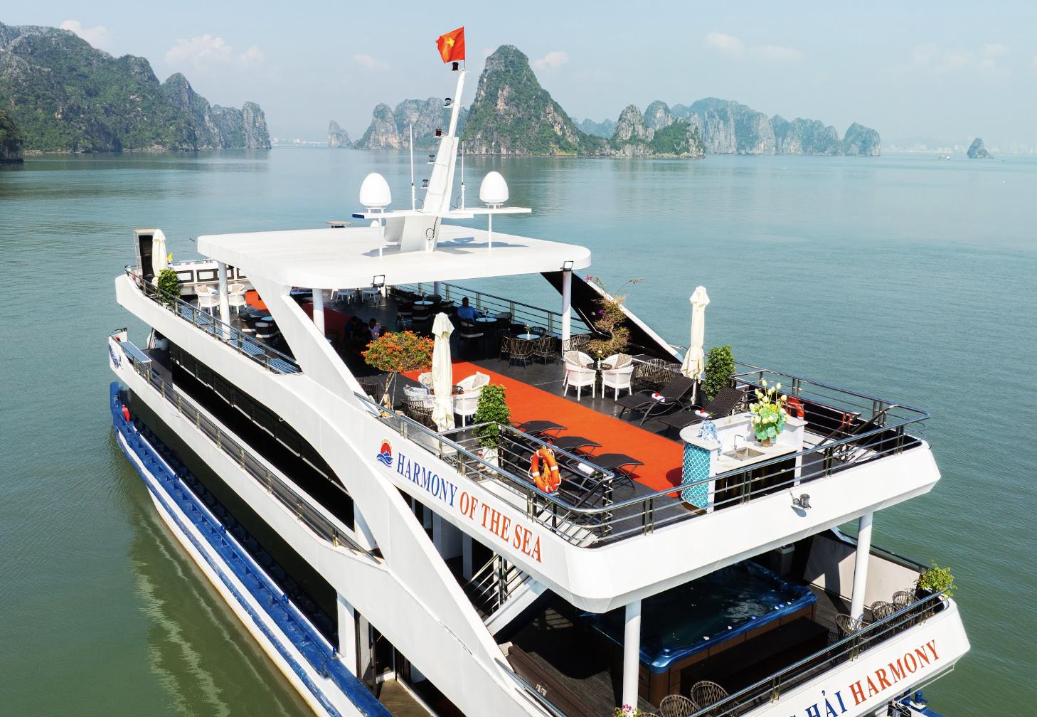HARMONY 5 STAR CRUISE - HA LONG BAY 1 DAY CRUISE